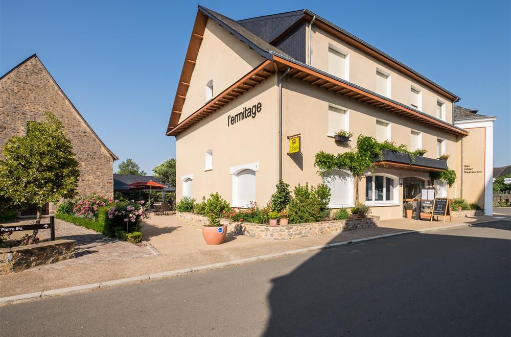 Logis l'ermitage hotel & restaurant à Saulges en Mayenne
